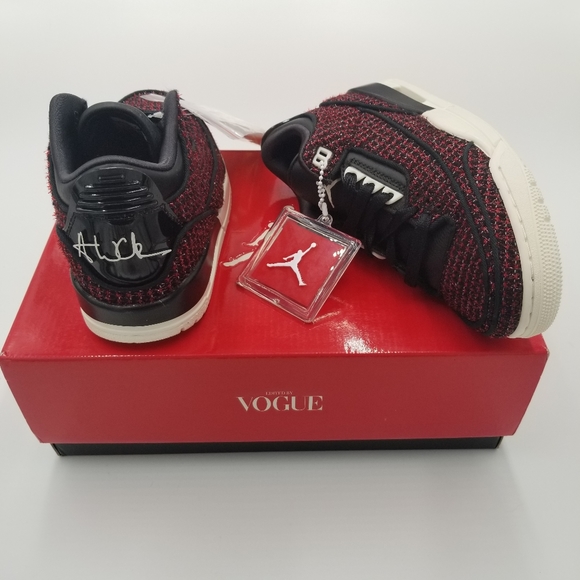 RETRO 3 VOGUE - Picture 3 of 3